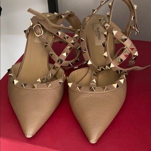 Valentino rockstud kitten heel